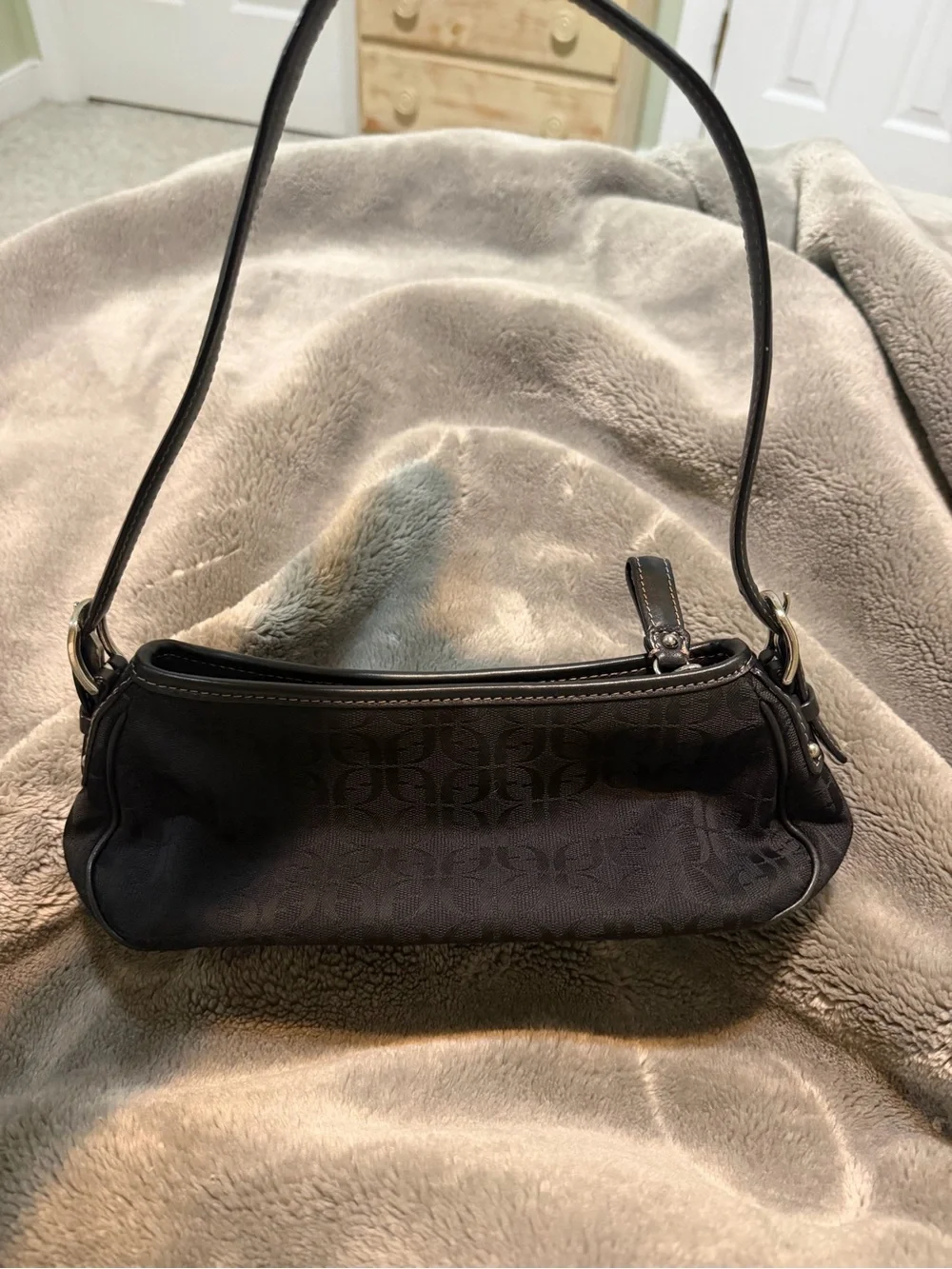 Fossil Black Leather Crossbody with Contrast Stitching and